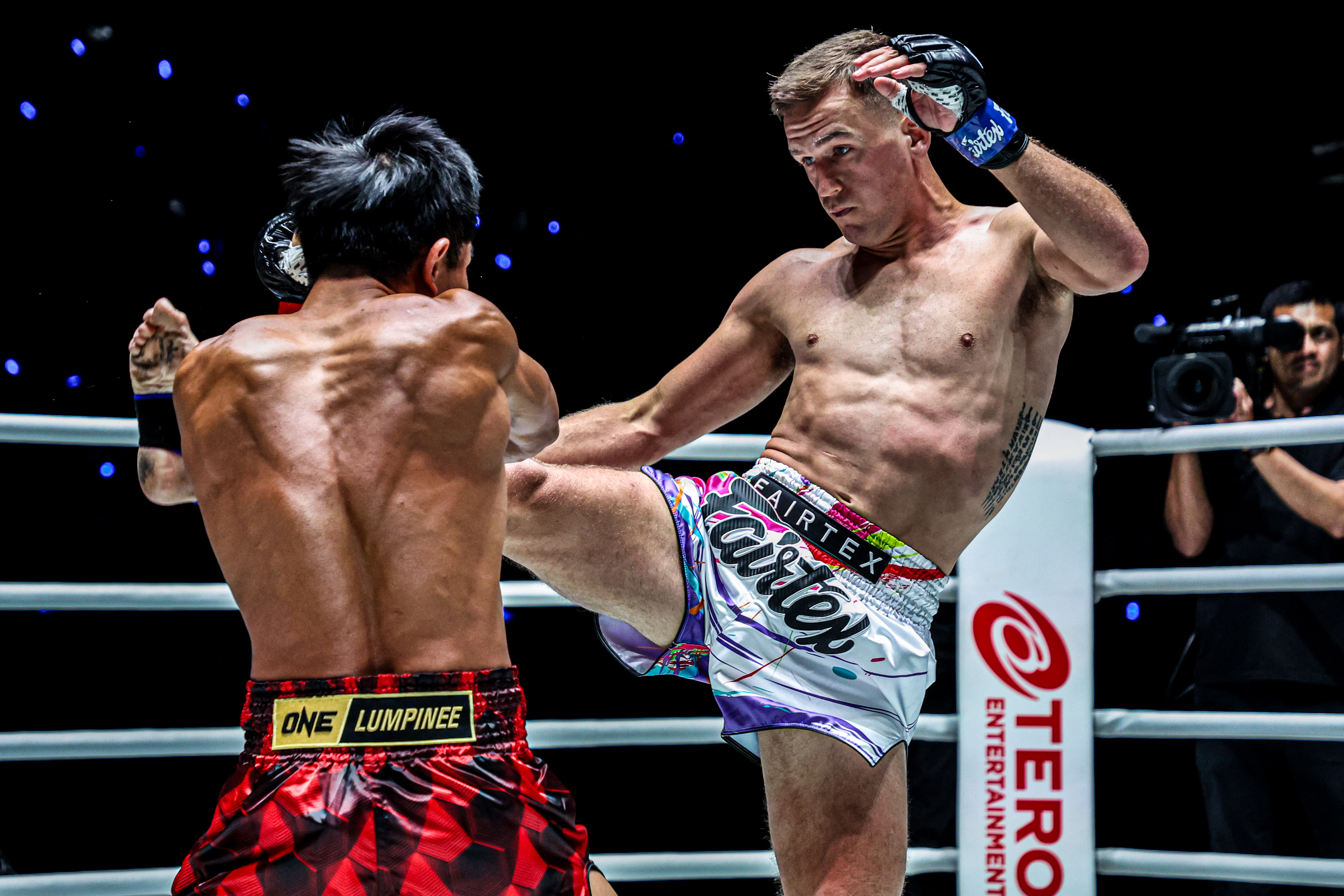 Sornsueknoi FA Group Stephen Irvine ONE Friday Fights 100 24