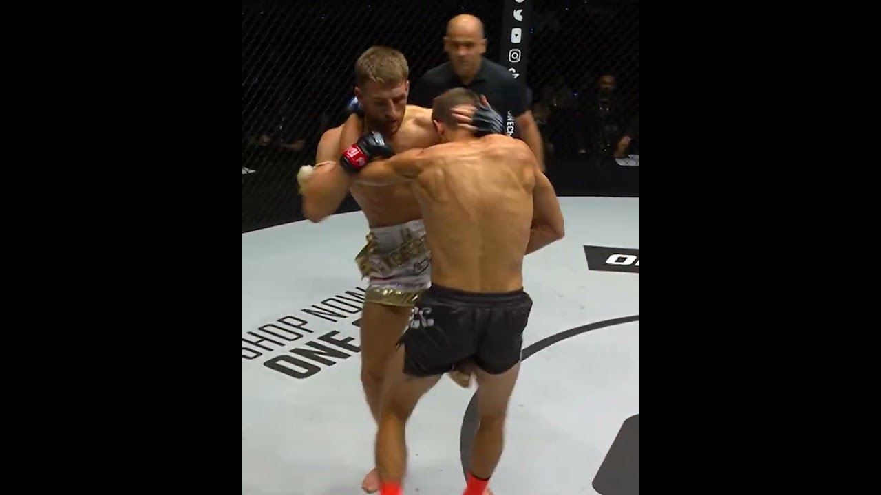 This Muay Thai showdown between Jonathan Haggerty and Vladimir Kuzmin was ELECTRIC ⚡️